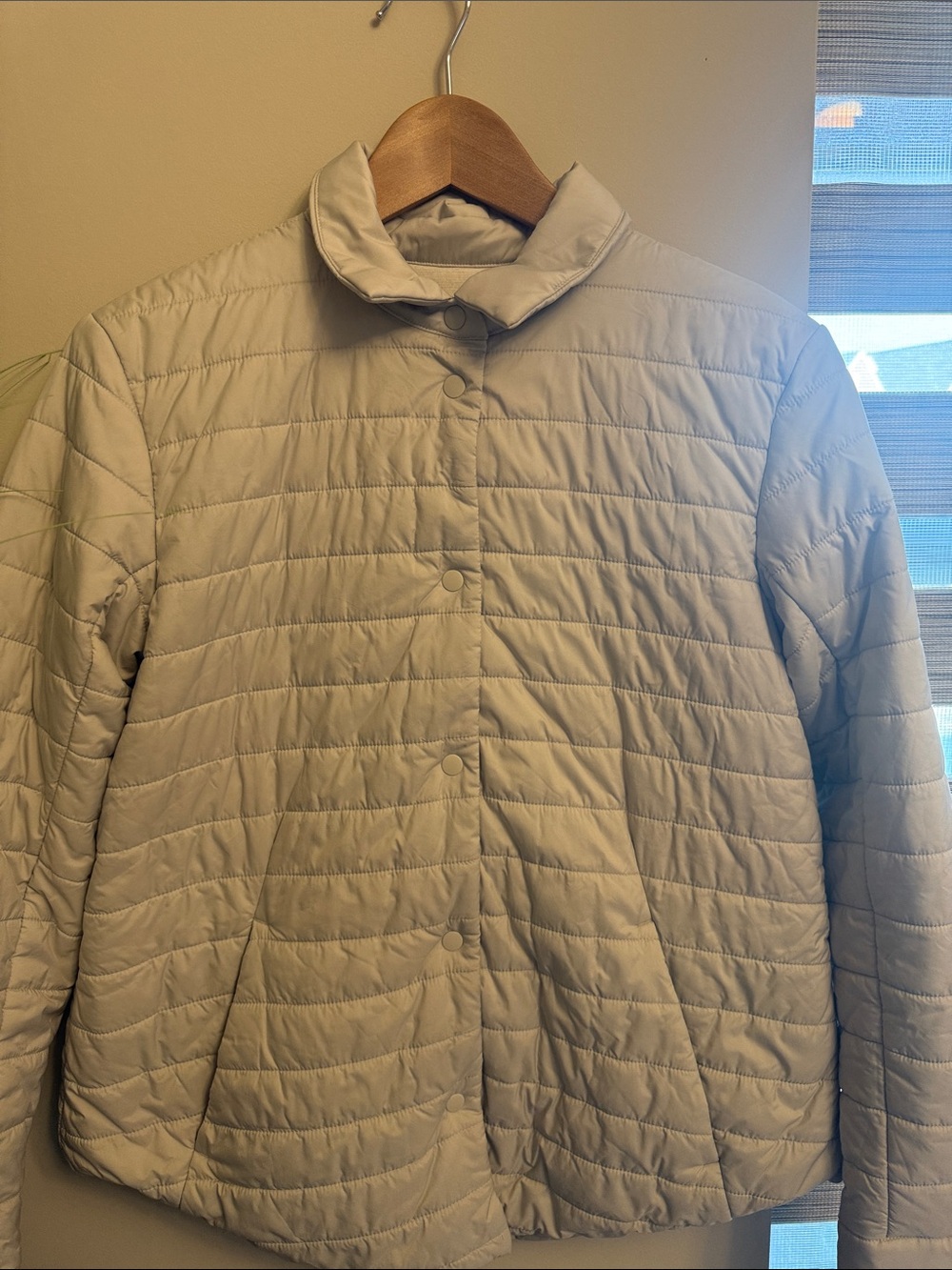 lululemon Light gray Quilted Puffer Jacket reversible size 4 woman